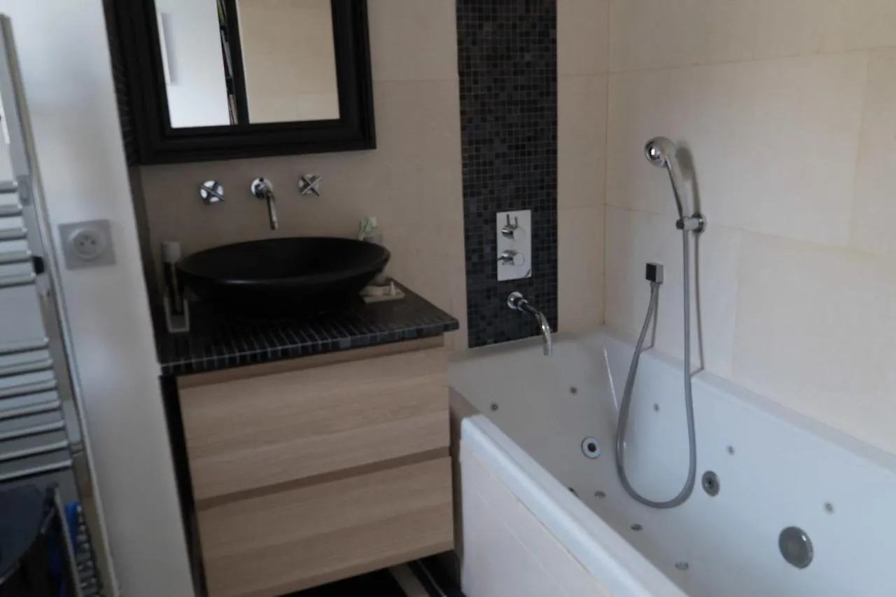 Hostnfly Apartments - Go Stay On The Banks Of The Canal Saint-Martin Paris